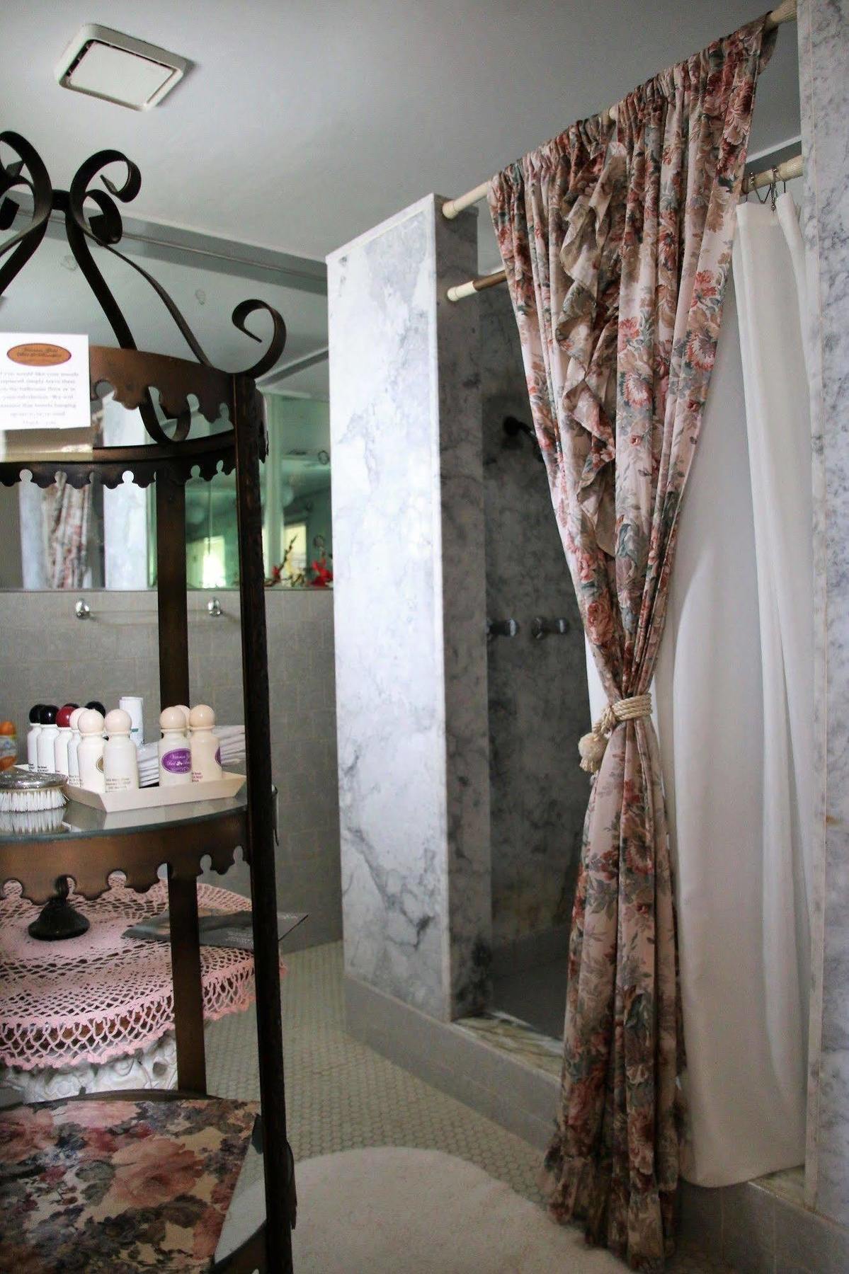 The Palm Hotel Jamestown Luaran gambar